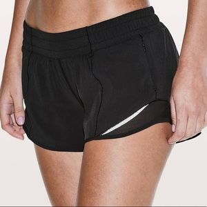Lululemon Hotty Hot Short II *2.5” - Black